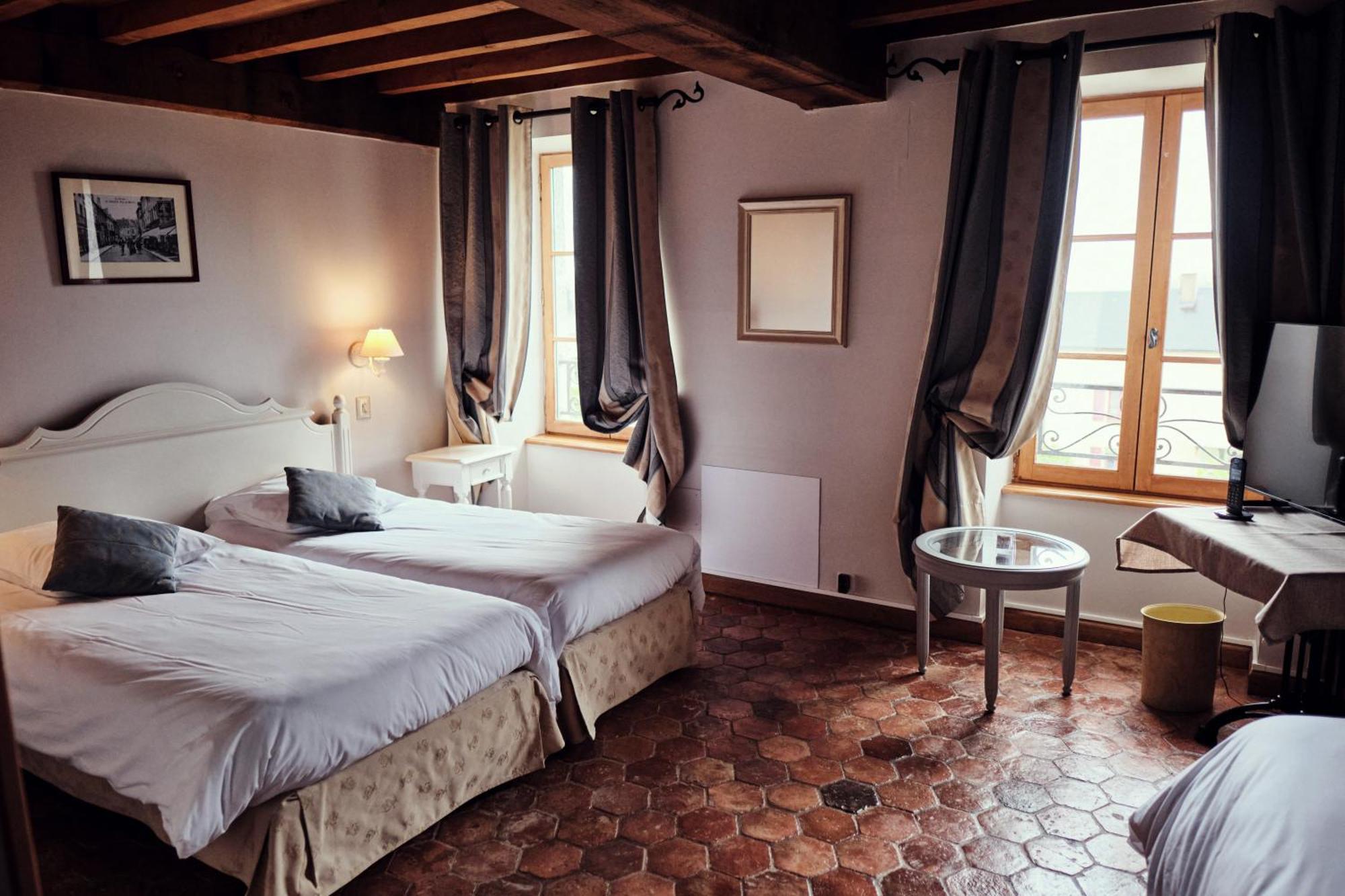 Hostellerie De La Tour D'Auxois Saulieu Exterior foto